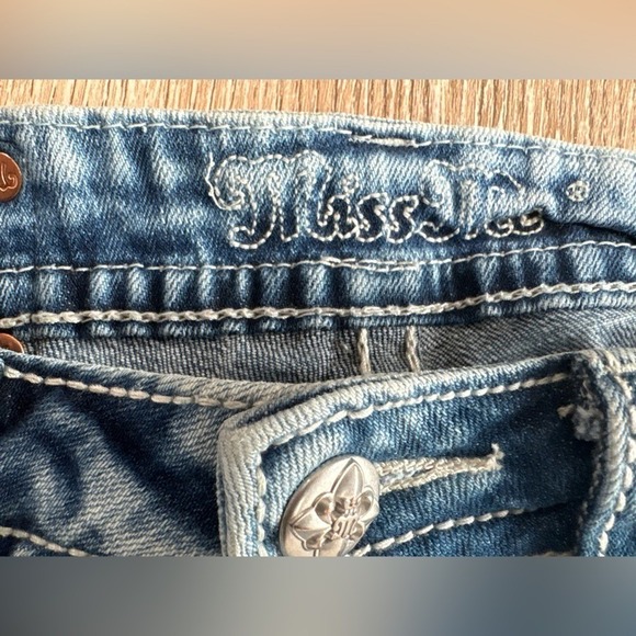 Miss Me Patriotic American Flag Distressed Cutoff Denim Shorts Size 27 - Picture 13 of 15